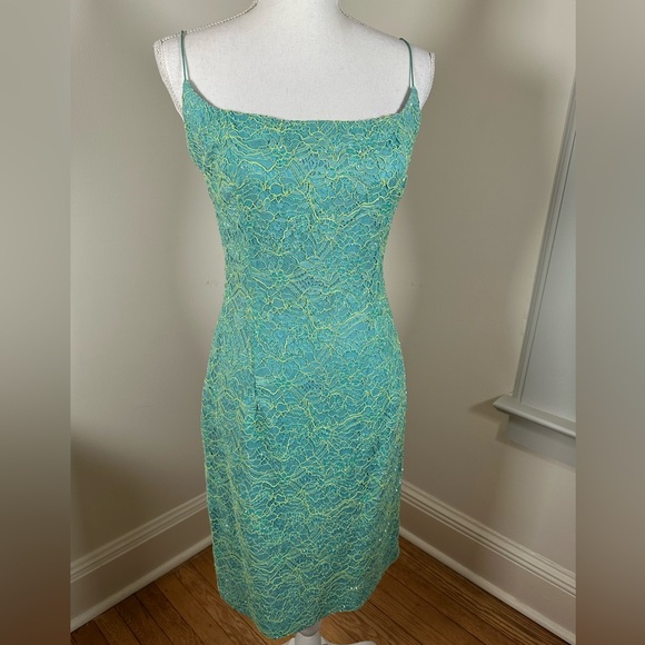 Carmen Marc Valvo Signature Green Beaded Dress Size 6 - www.disolcolor.com Carmen Marc Valvo Signature Green Beaded Dress Size 6 - www.disolcolor.com